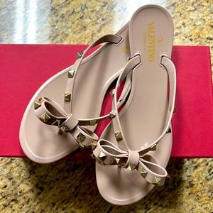 Valentino Rockstud Bow Jelly Thongs